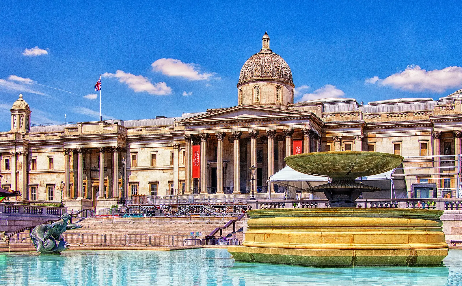 The National Gallery facade behind the Trafalgar Square fountain